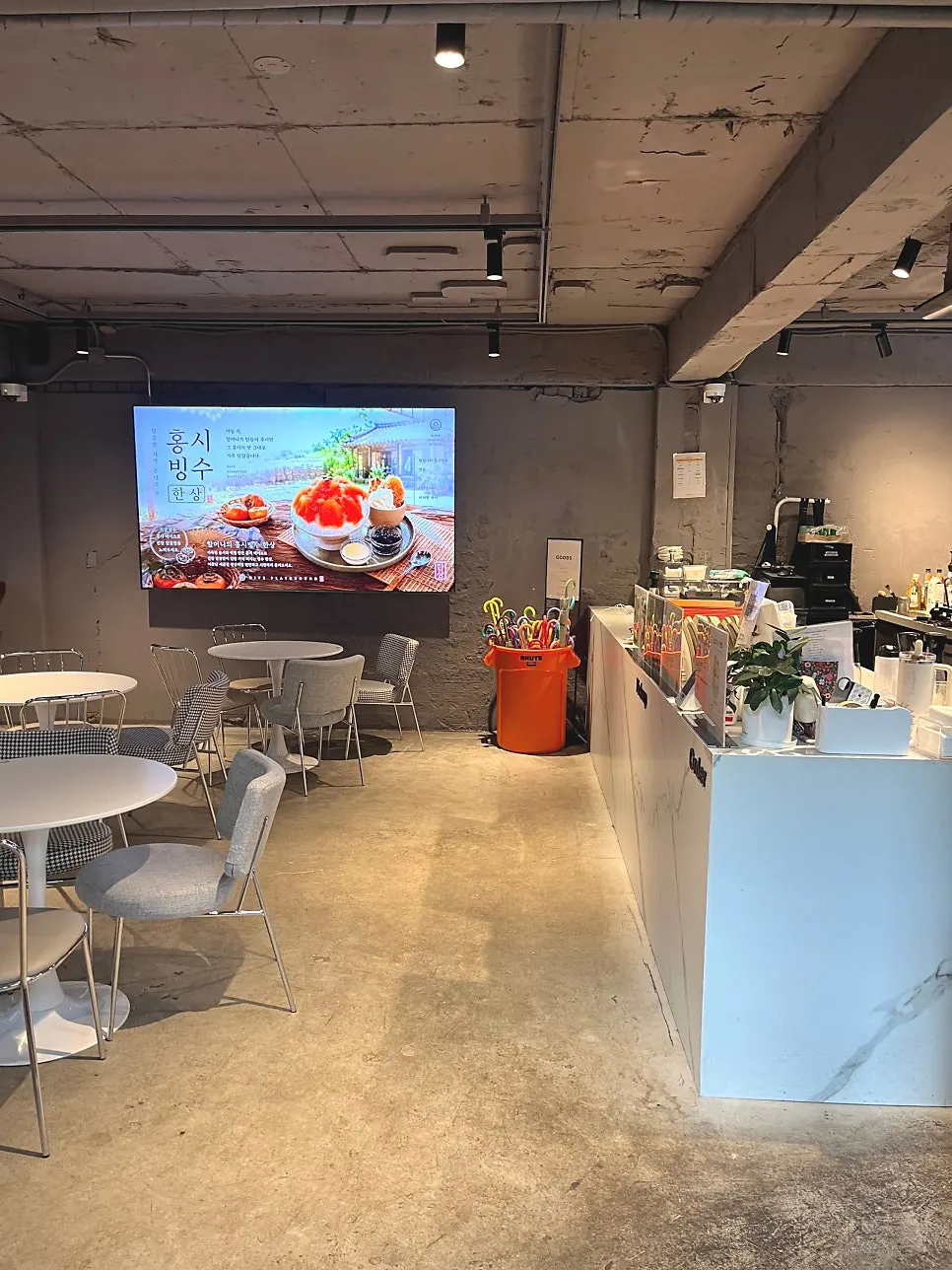 HYBE Playground's 1st floor main entrance