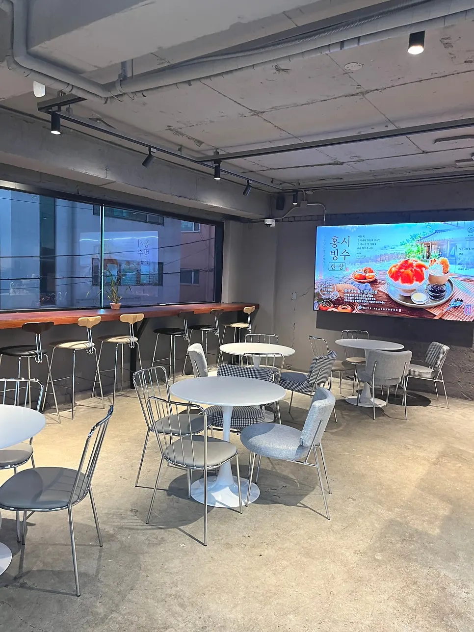 1st floor space with the media gallery