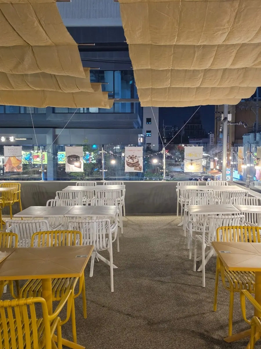 Large table in the 3rd-floor lounge