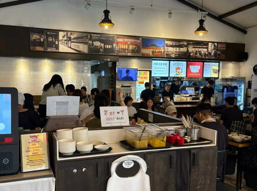 Photo introducing a visit to Hyeonseonine Yongsan Main Branch
