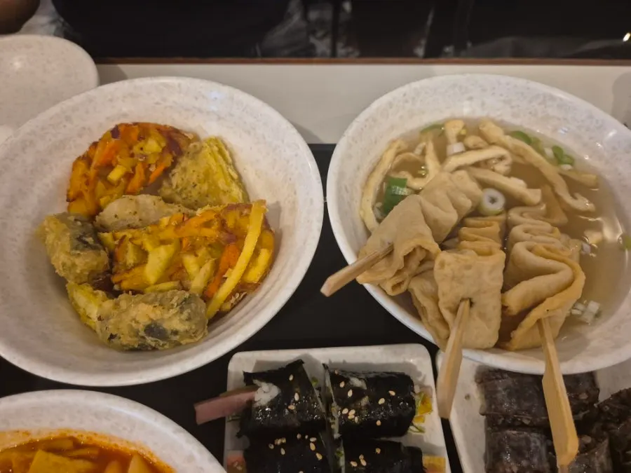 Sundae with no off smell alongside fish cake broth