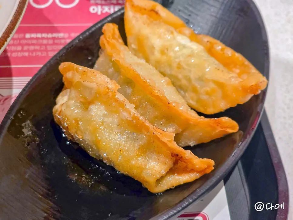 결대로 풀리는 동파육과 탱글한 라멘 면