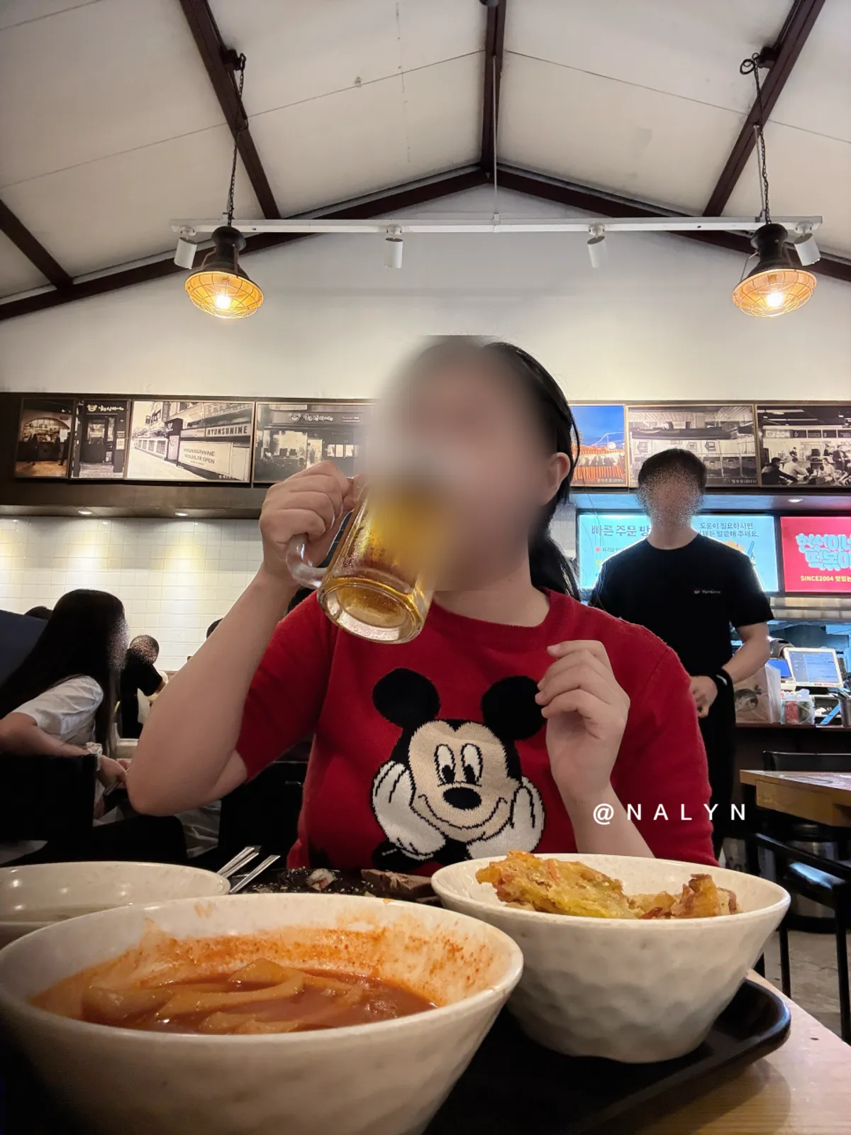 Tteokbokki meal with beer