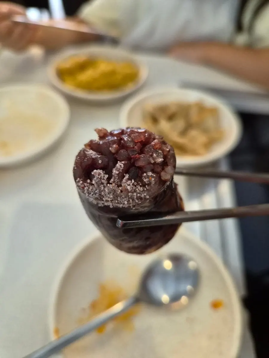 소금에 찍어 먹는 현선이네 순대