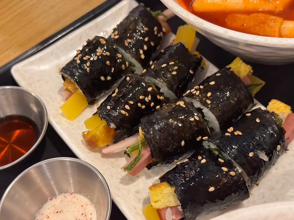 현선이콤보세트에 나온 수제순대 접시