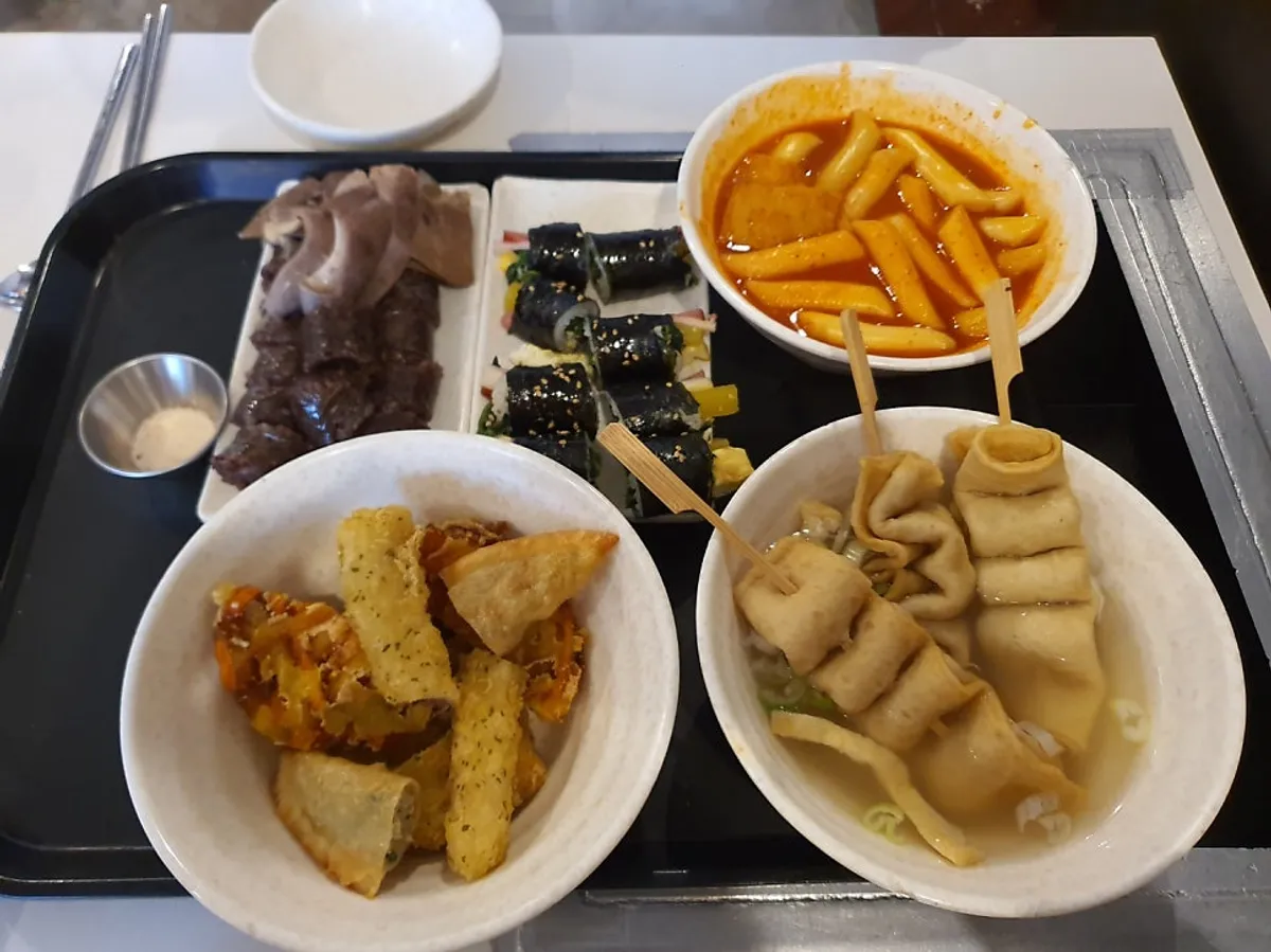 현선이네 세트 음식 구성