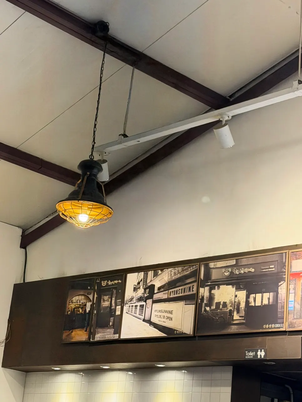 Wide, bright interior of Hyeonseonine Yongsan Main Branch