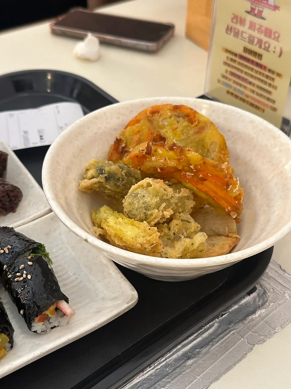 라면을 추가한 떡볶이 상차림