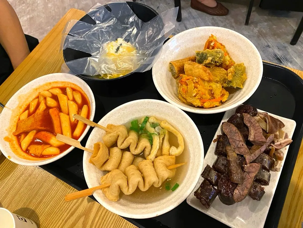 自助吧醃蘿蔔與小碟子