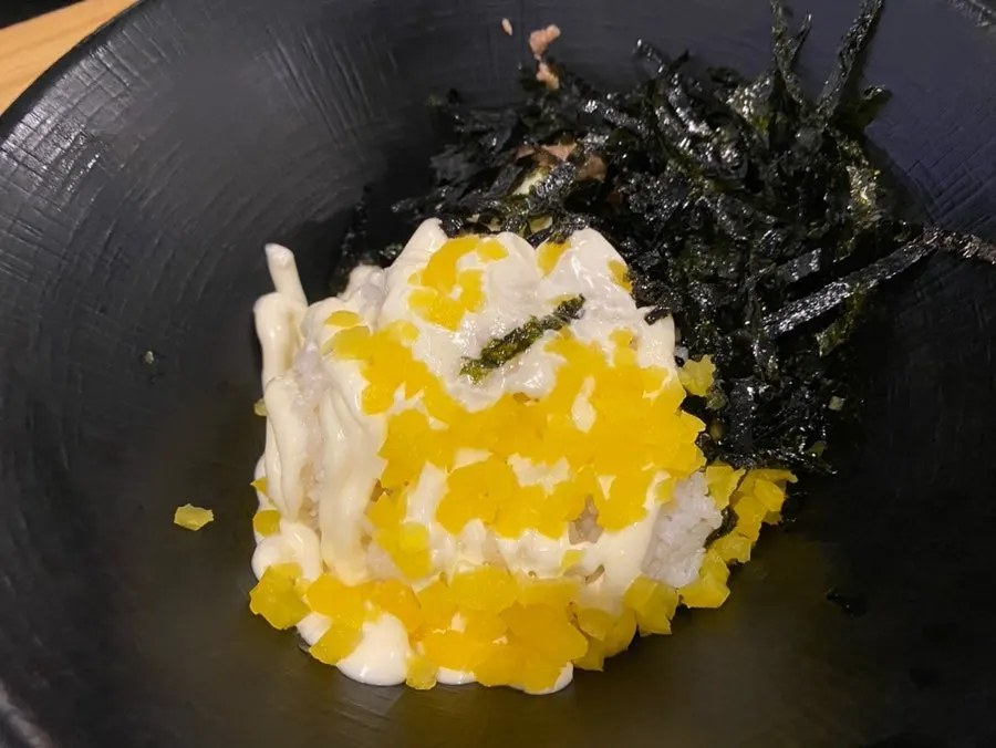 肉餡餃子與魷魚炸物