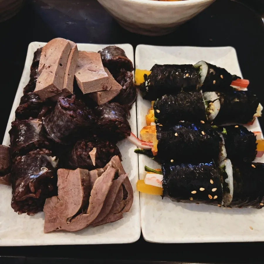 친숙한 맛의 떡볶이와 튀김