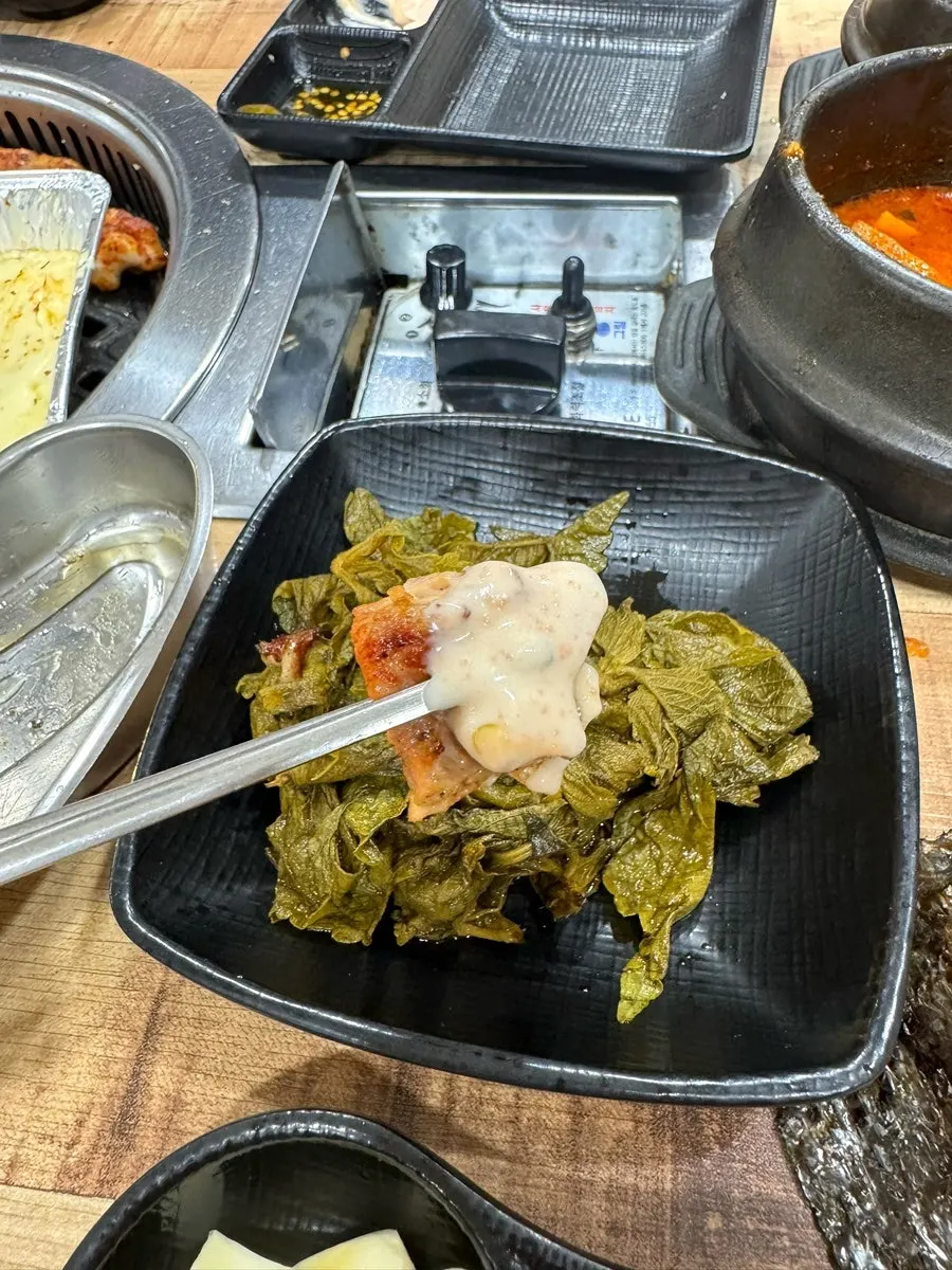 Chicken barbecue wrapped in gim
