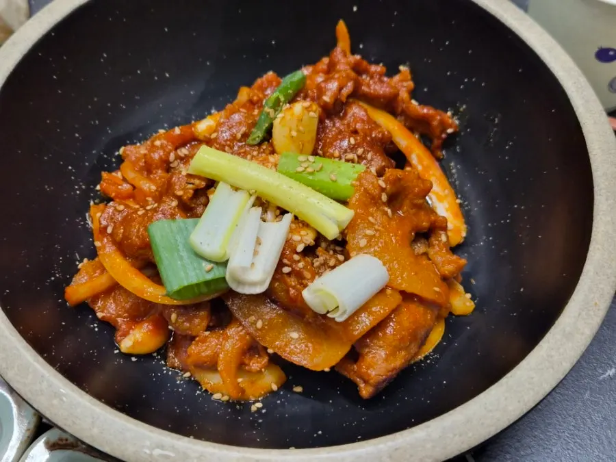 Braised fish and spicy stir-fried pork