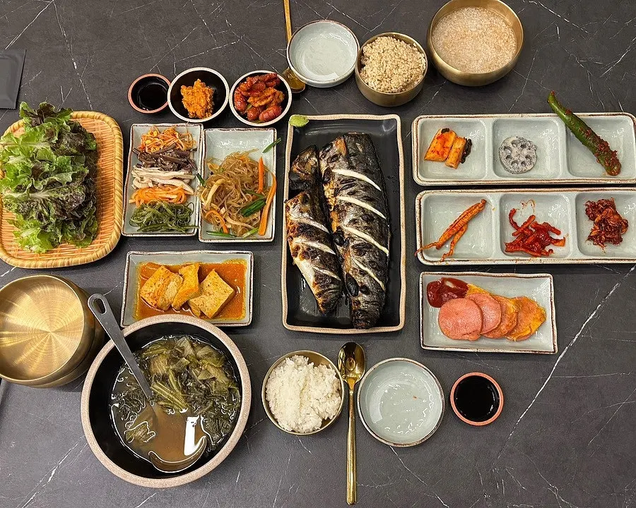 Grilled mackerel and Spanish mackerel set meal