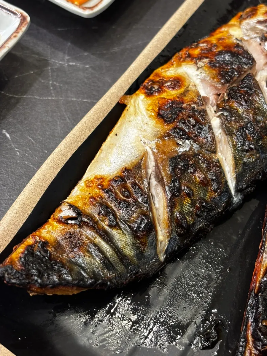 Wood-fired grilled mackerel