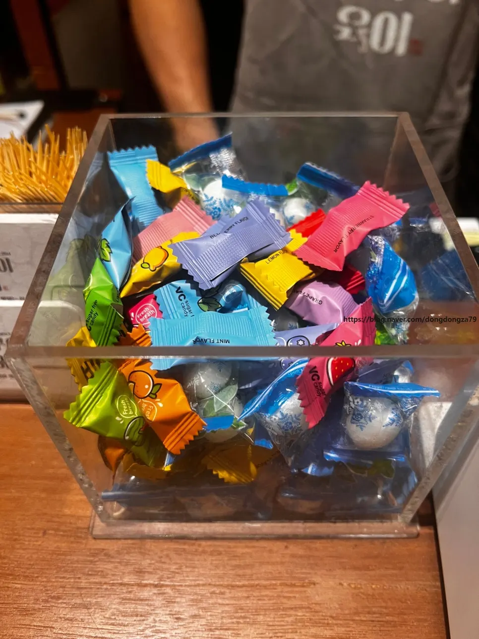 Palate-cleansing candies placed at the register
