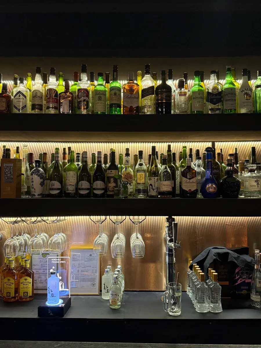 Whiskey bar-like entrance of Yuklab Gangnam