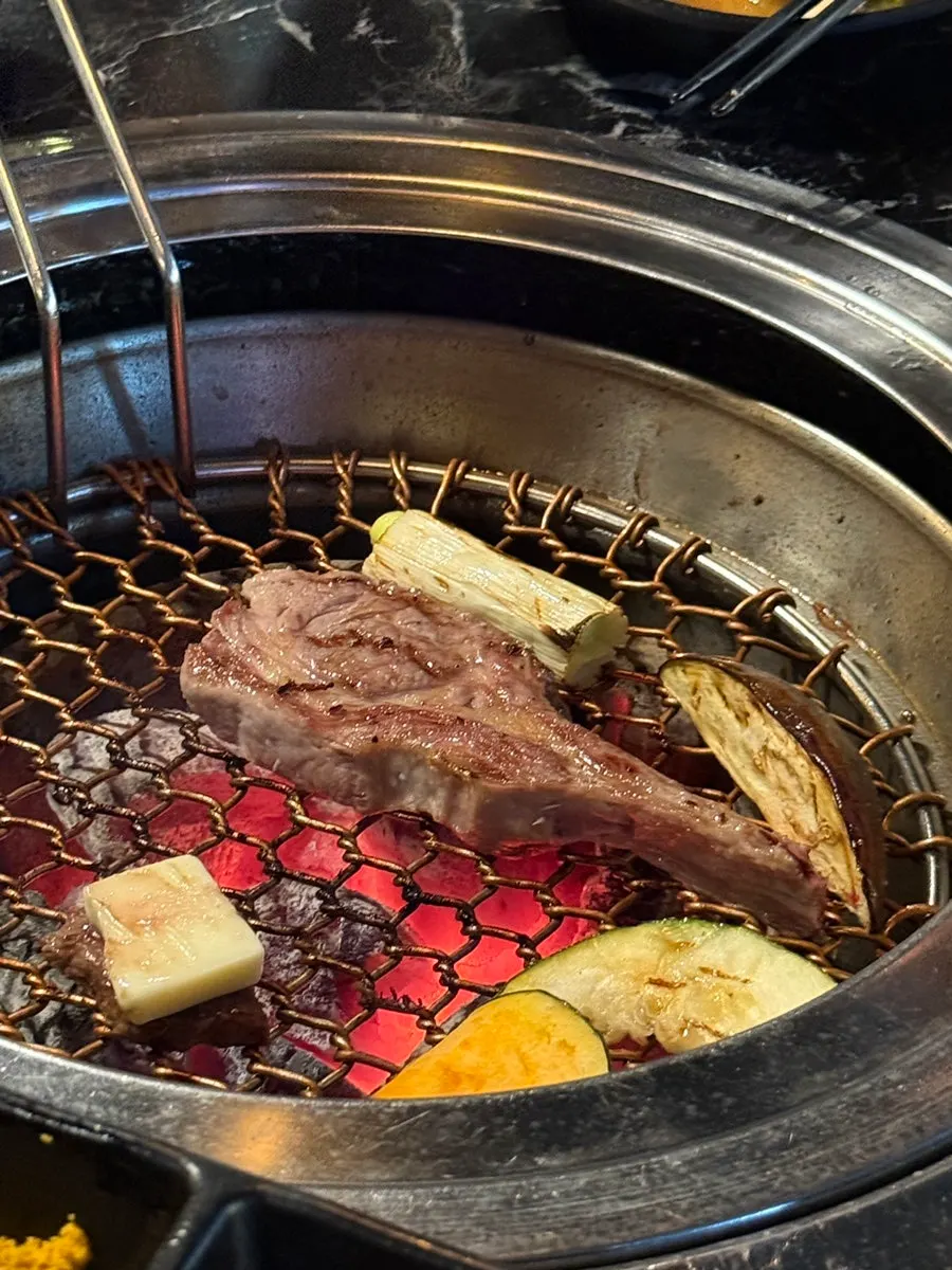 Cheese included in the set with grilled meat