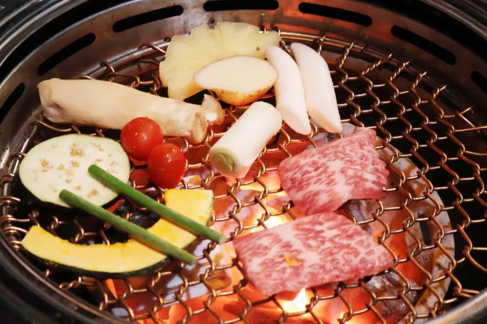 육랩 종로점 프라이빗룸 고기 상차림
