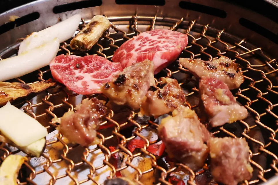 양념갈비와 된장찌개 마무리 상차림