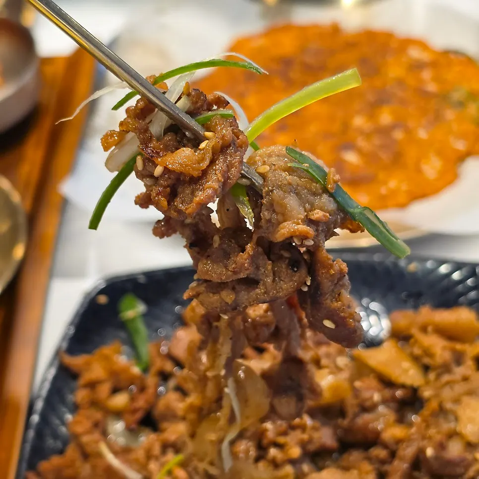 The main dish, grilled bulgogi, at Yun Sikdang