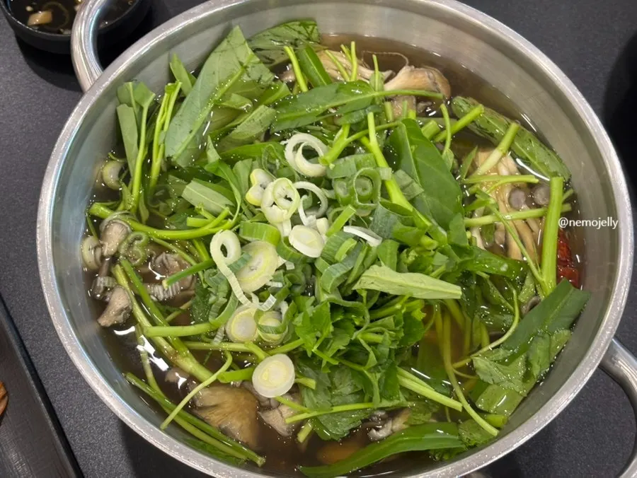 Table setting for the ordered White Broth shabu-kalguksu