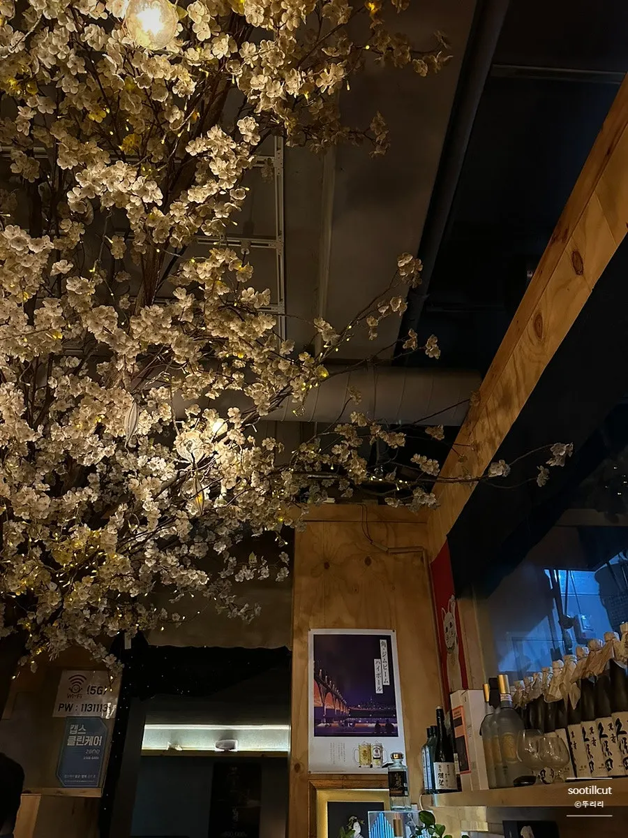 Yoran izakaya tables on a Friday night