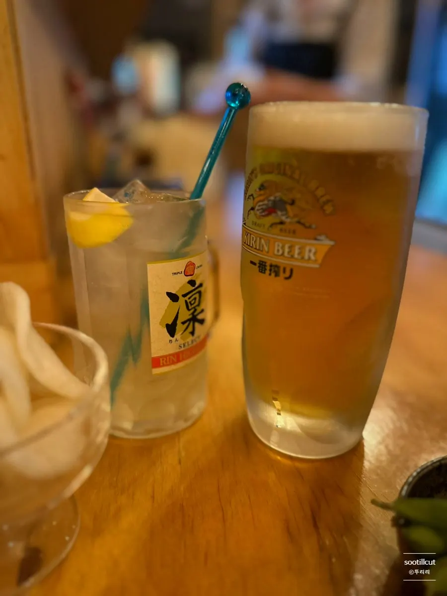Yoran highball, Kirin draft beer, and basic side snack