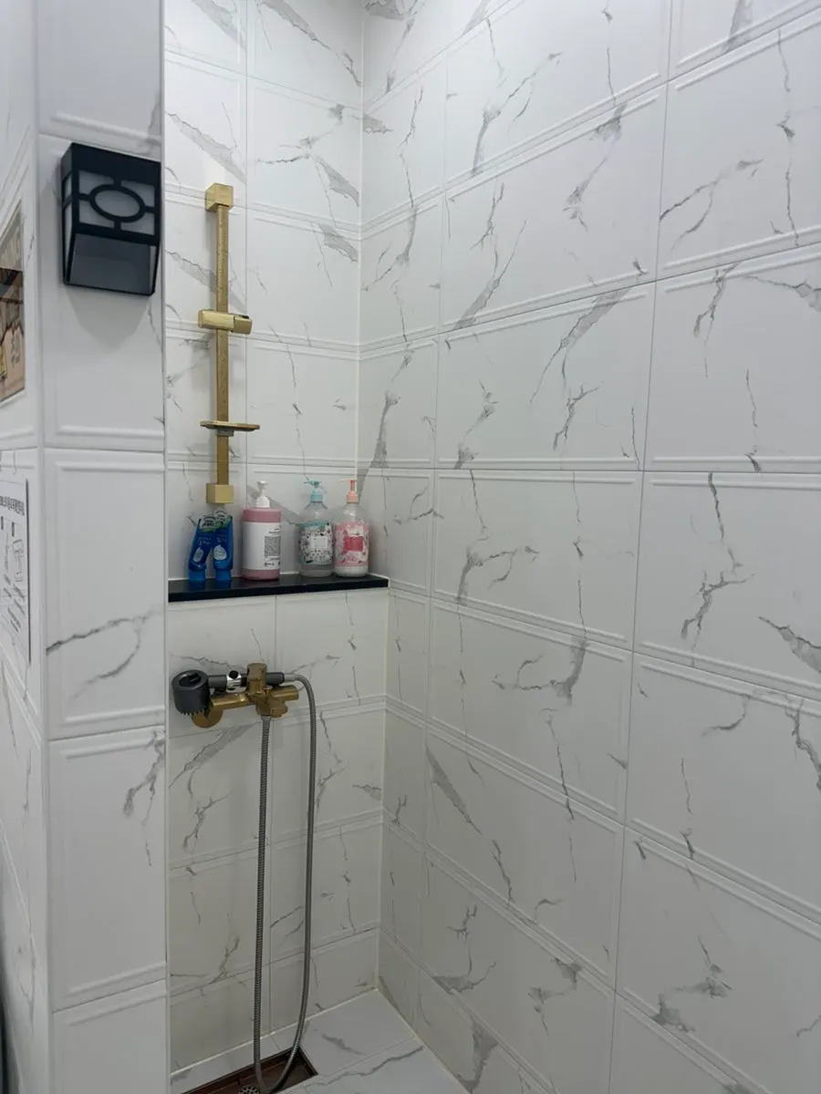 40°C bath tub with bath salts added
