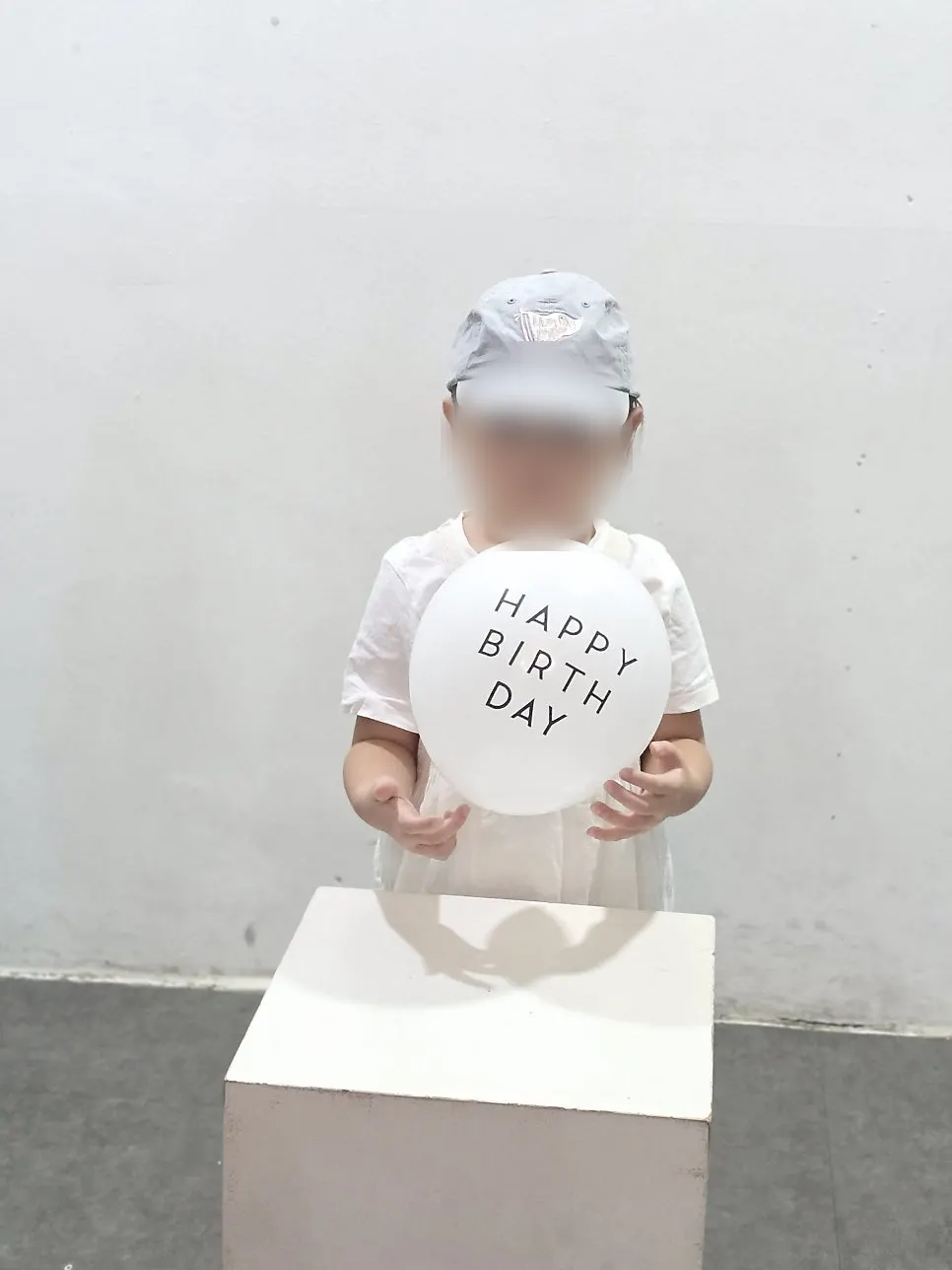 Photo of the kid taken in the studio