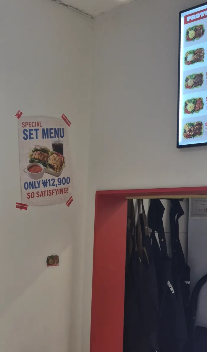 Diet meal takeout box popular with Konkuk and Sejong University students