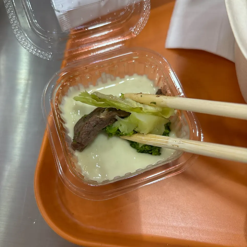 수분감 있게 구워진 소고기 클로즈업