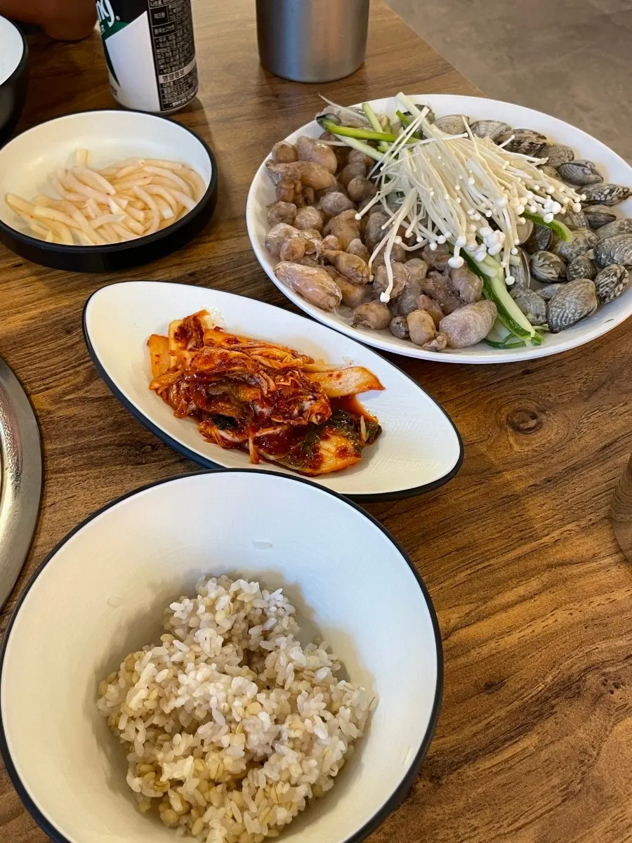 Spicy jjukkumi eaten together with kalguksu