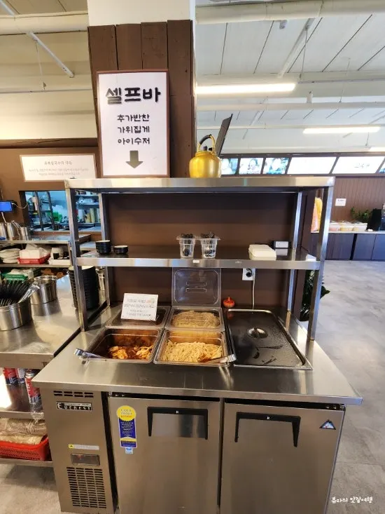 유복칼국수 용인민속촌점 넓은 매장 내부