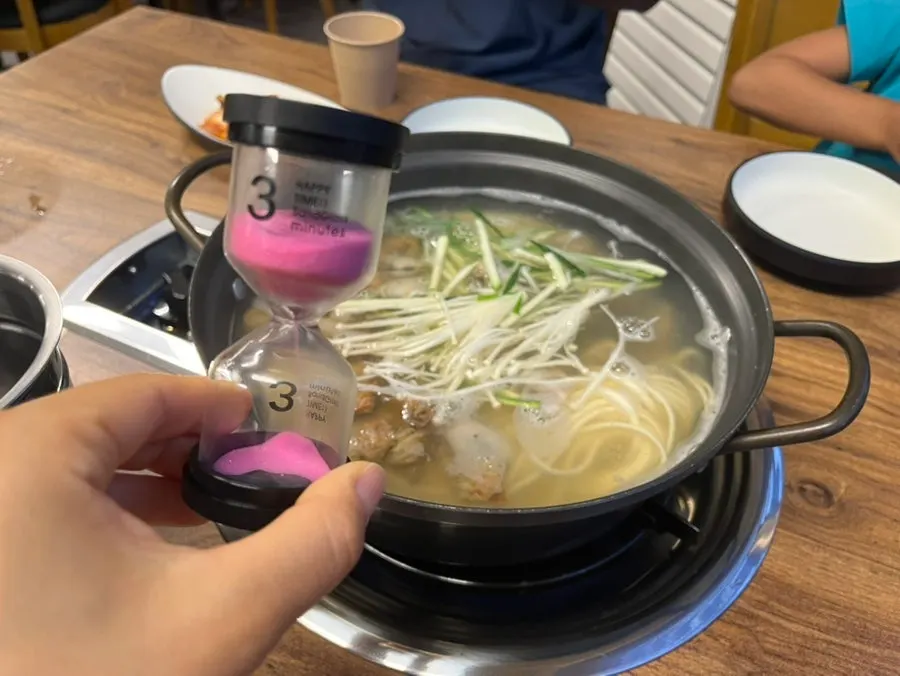 활바지락과 오만둥이, 굴이 들어간 국물