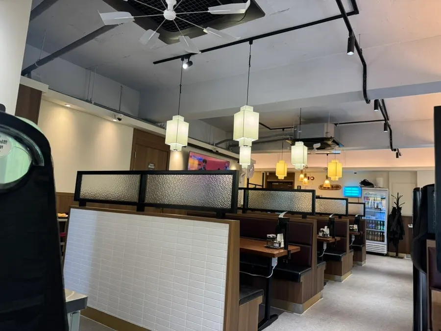 Seating layout at Yugwanjang