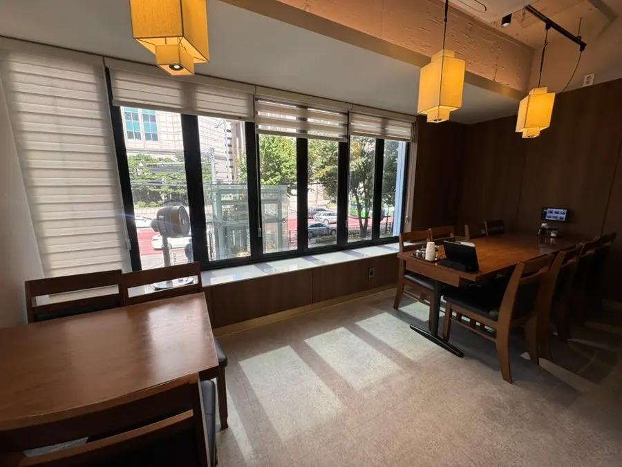 Table inside the room at Yugwanjang