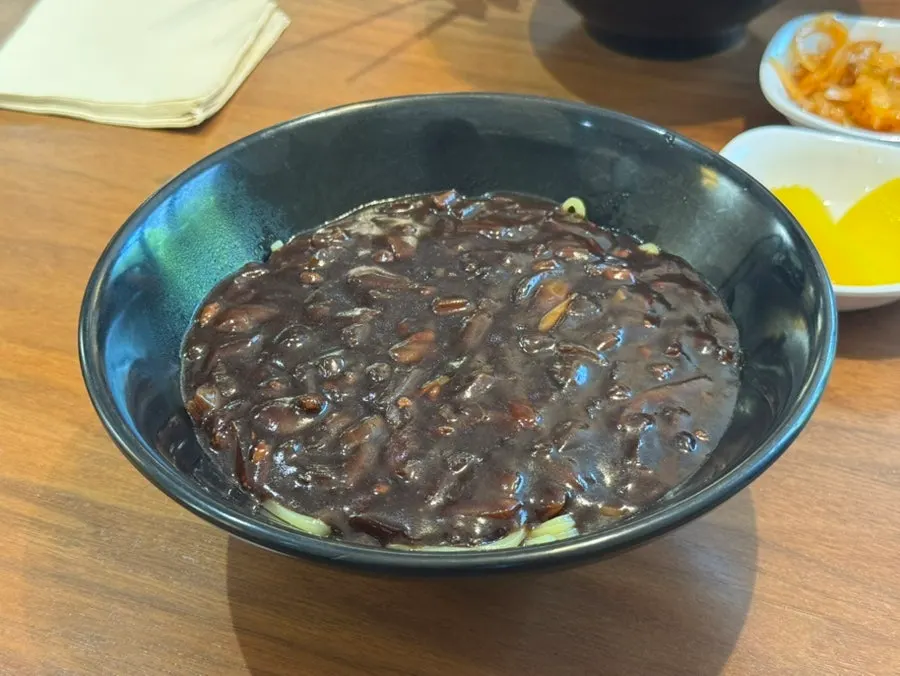 Jjajangmyeon at Yugwanjang, ₩8,000