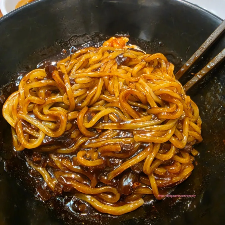 겉바속촉 탕수육 단면