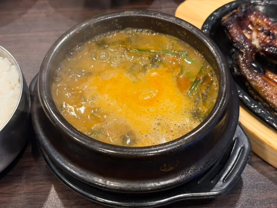 장어 특선정식 상차림 전체 모습