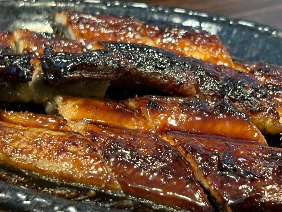 노릇하게 구워진 장어구이