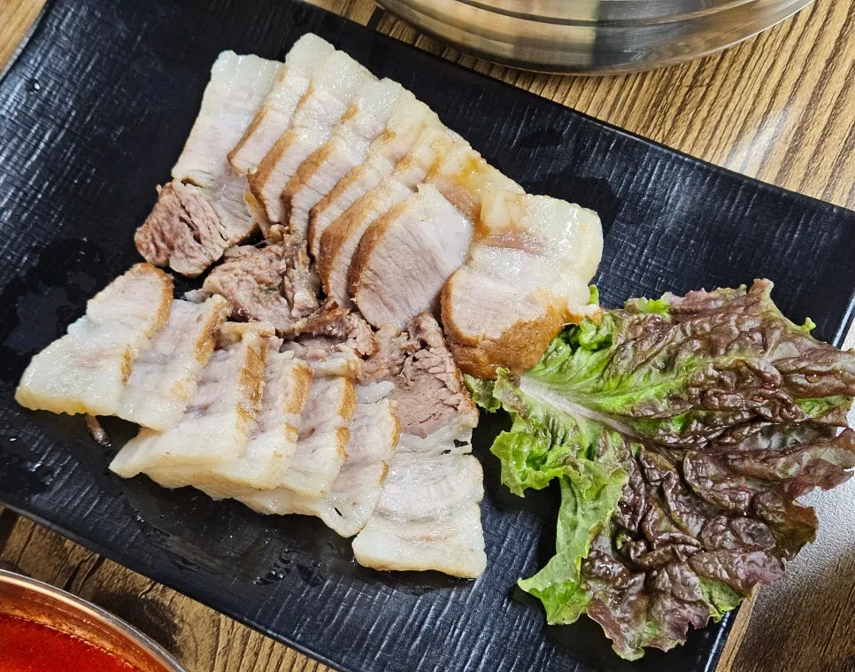 한방 수육 소짜 한 접시