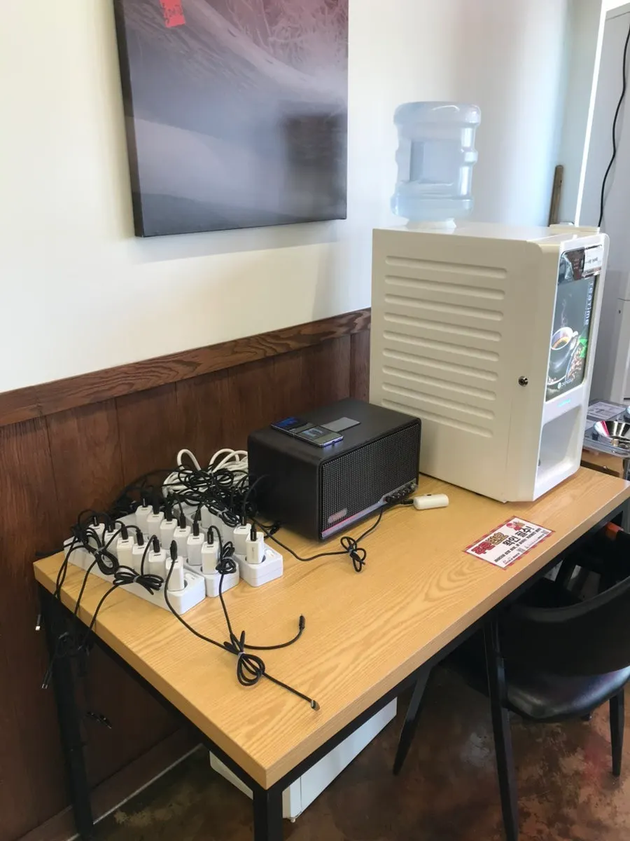 店內設置的充電器