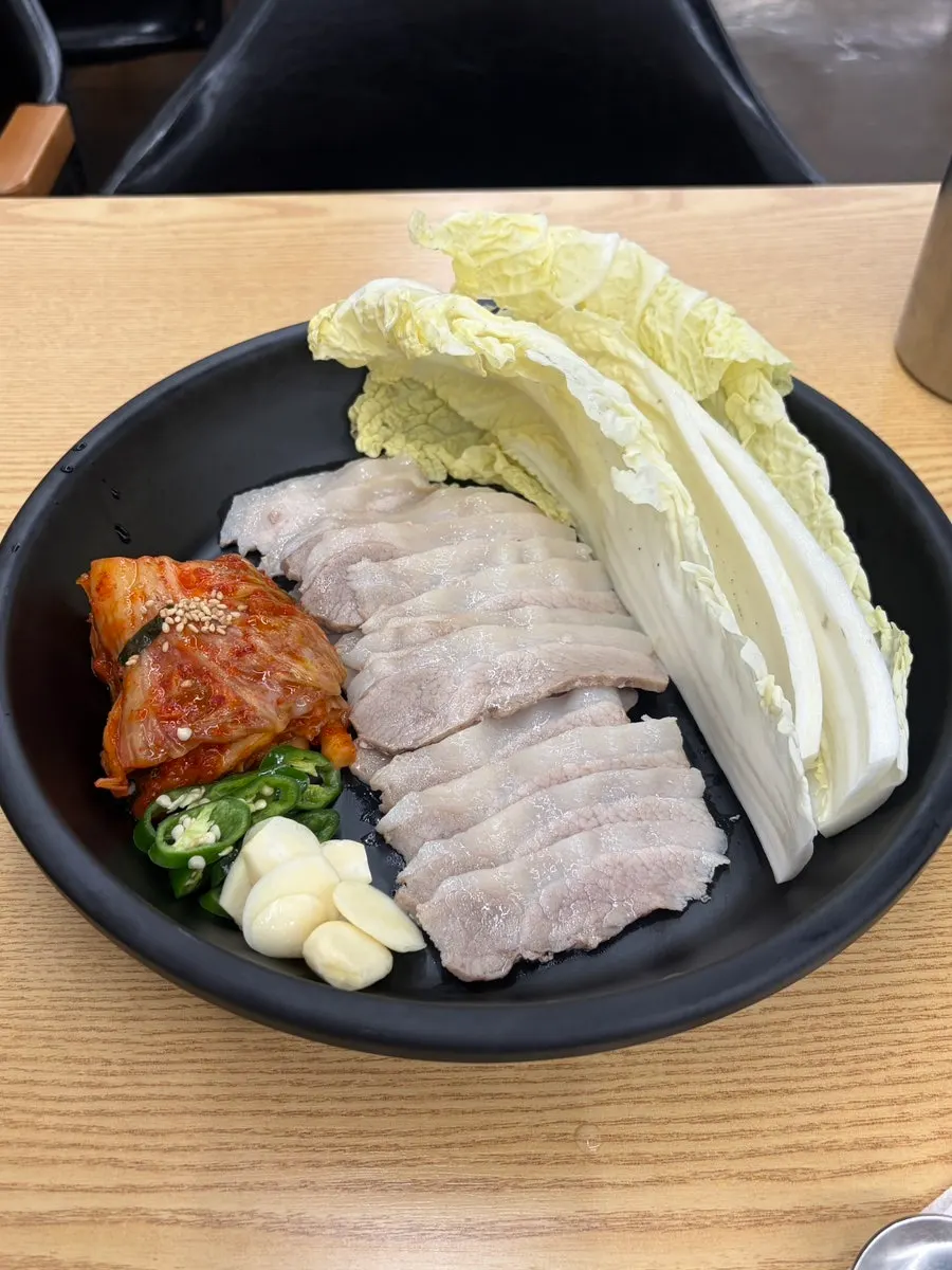 둘이 나눠 먹은 두 사람 상차림