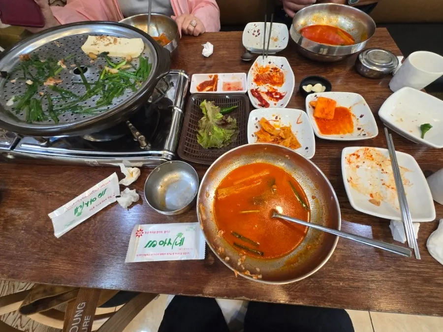Cleared plates after finishing lunch at Yukdaejang Dangye Musil-jeom