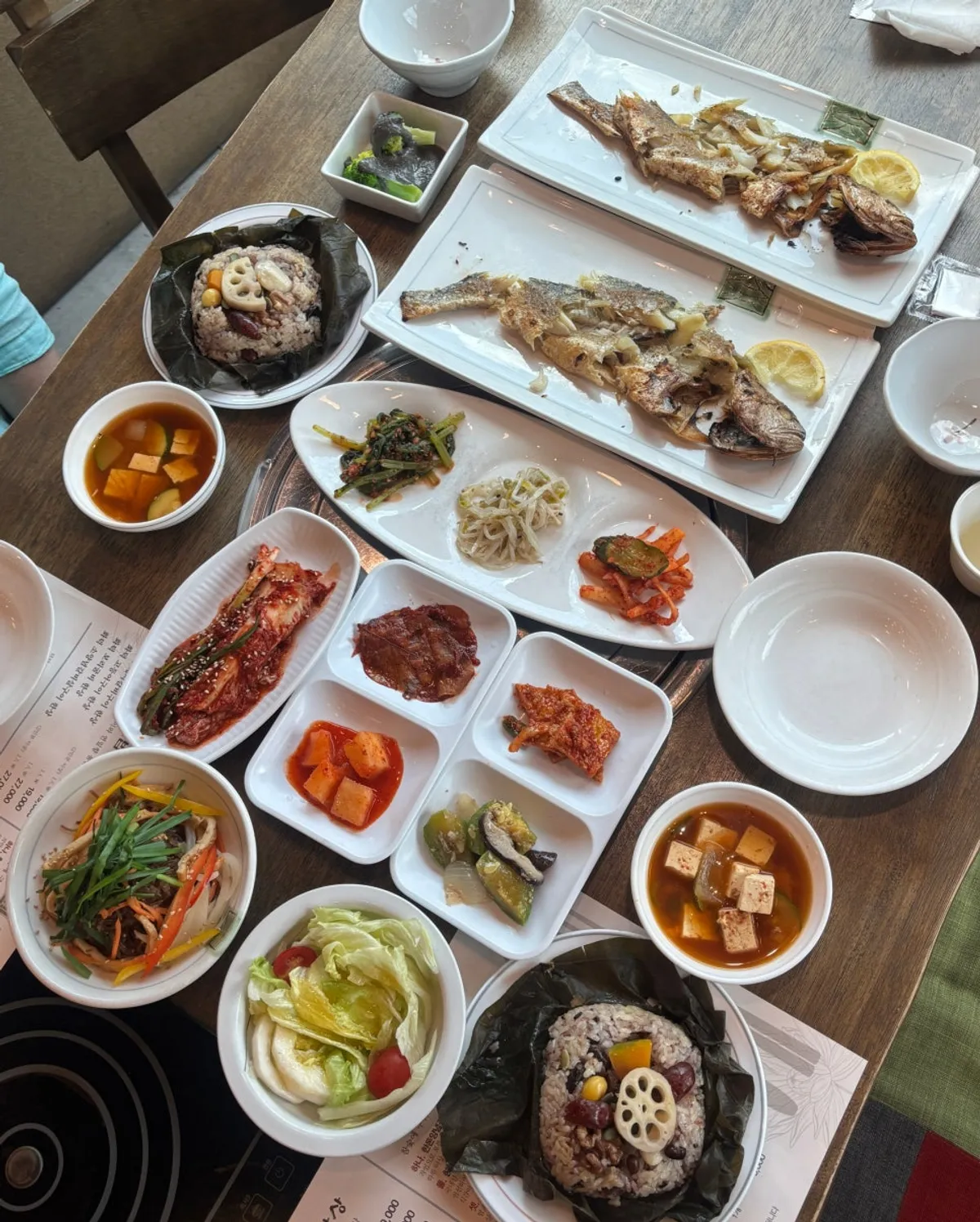 Full table spread of the bori-gulbi set