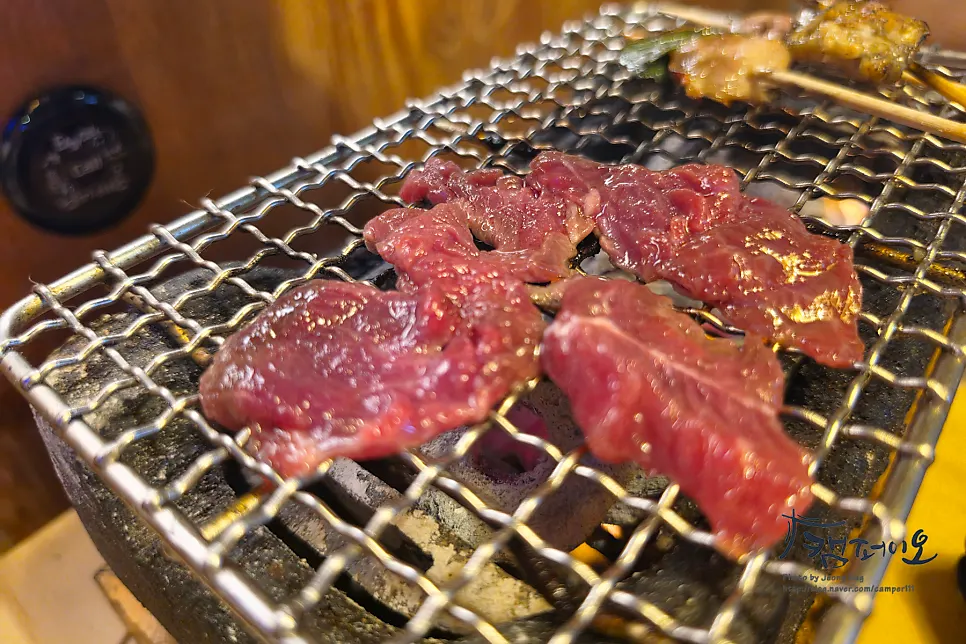 Chadol skirt steak yakiniku grilling on the brazier