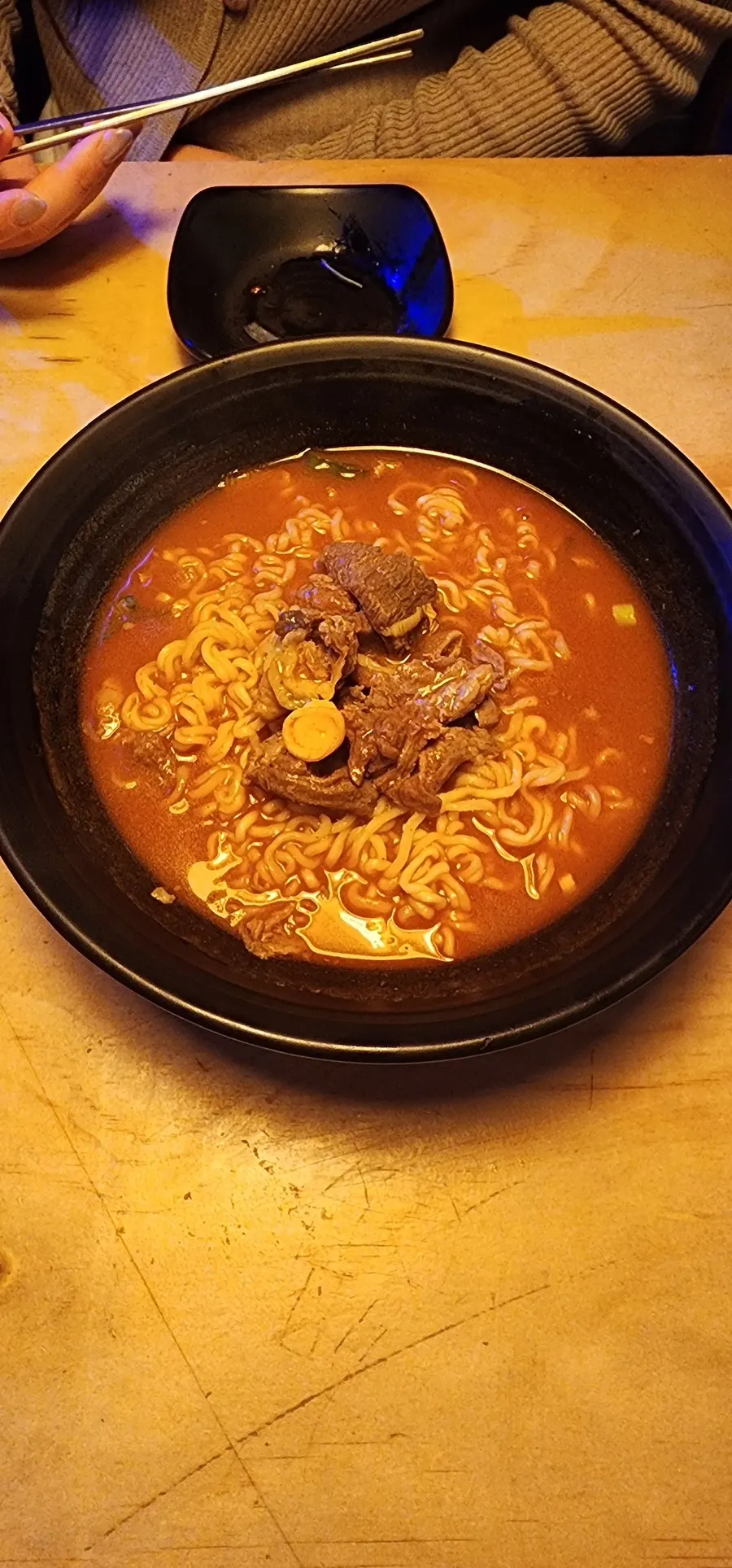 칼칼한 국물의 소고기라면 클로즈업