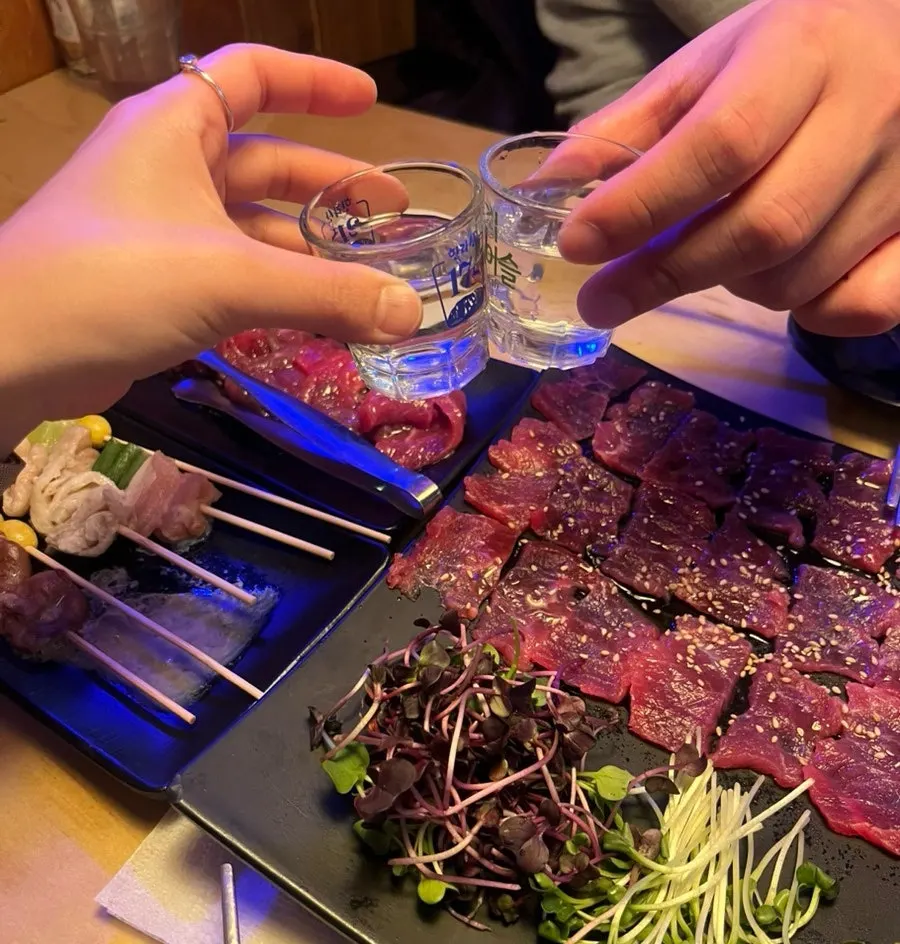 술을 부르는 안주 구성의 술상