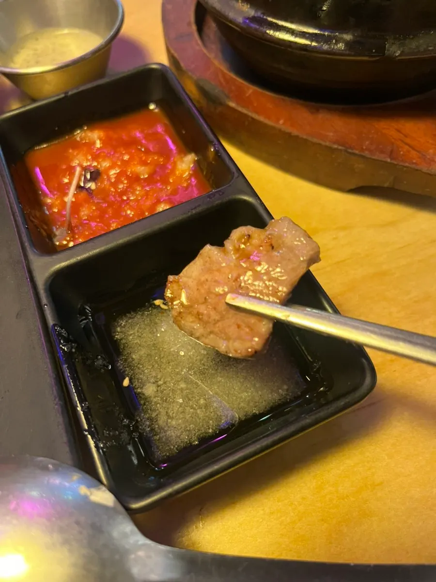 미니 화로에 올린 부채살 야끼니꾸